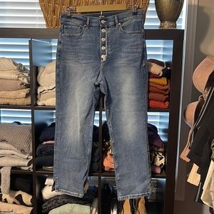 Express size 10. Straight super high rise cropped jeans. Worn 1 time.